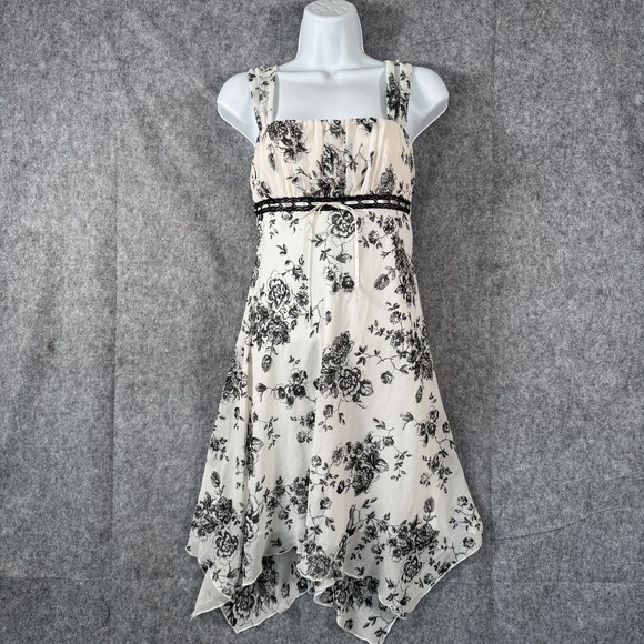 My Michelle Dresses & Skirts - Y2K Floral Handkerchief Babydoll Fairycore Whimsy Dress Womens 7/8 Garden Vtg